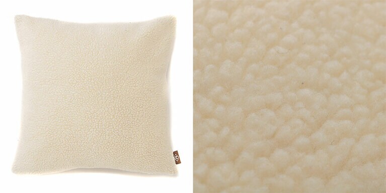 ボア クッションカバー IVBR 890円。