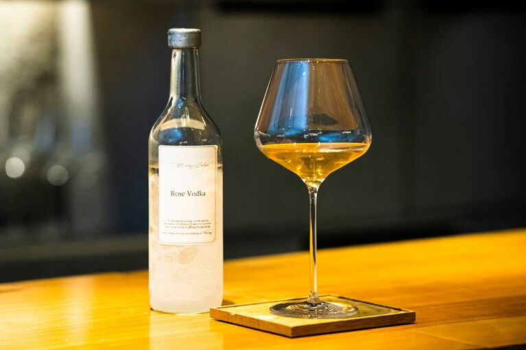 1,760円 (テーブルチャージ800円)。