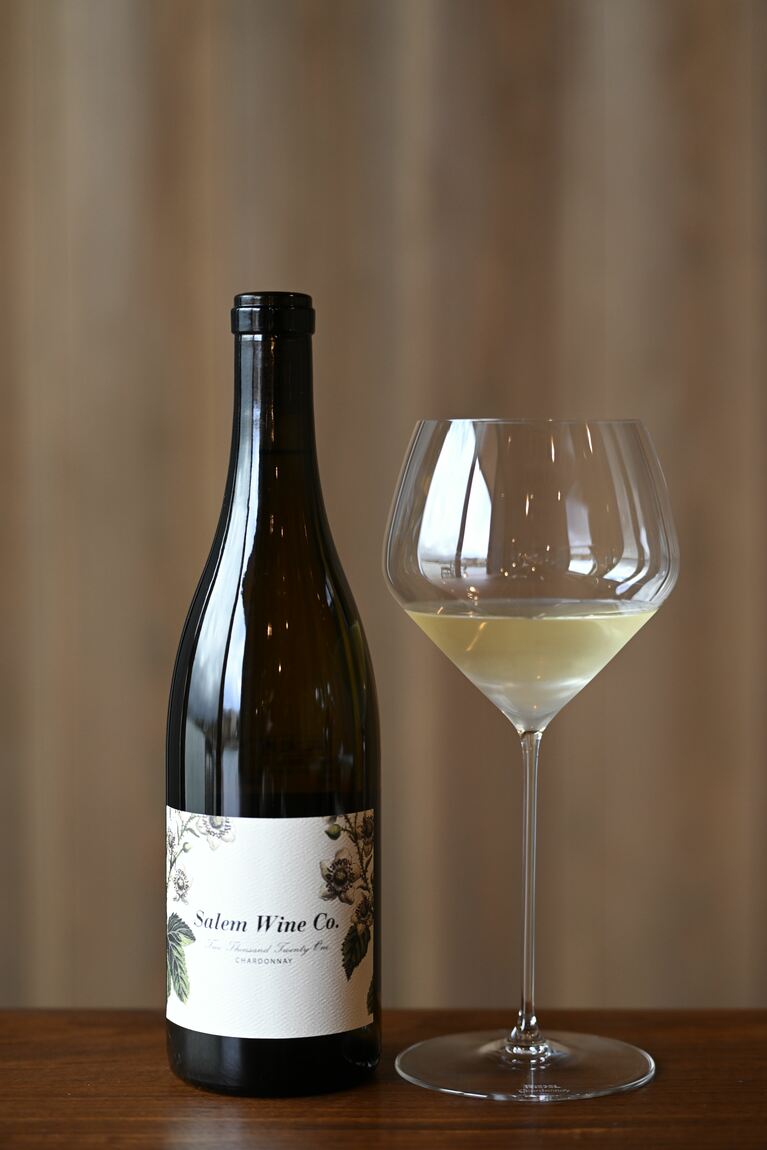 “やわらかで、自由”な佐渡の恵みをおまかせでいただく。ハレの日を彩る島レストラン「kaneto」