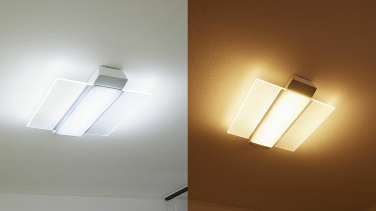 リモコンで調色・調光が可能なライトを使っていても、こまめに設定を変えている人は少ないのでは？「パルック LEDシーリングライト(ライフコンディショニングシリーズ)」なら、あらかじめ設定しておいたあかりに自動で切り替わる上に、音楽を流すこともできる。