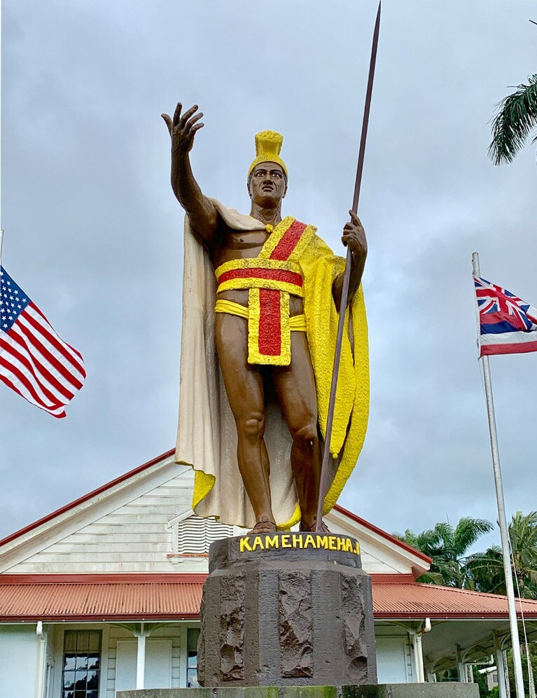 カパアウにあるカメハメハ大王像。