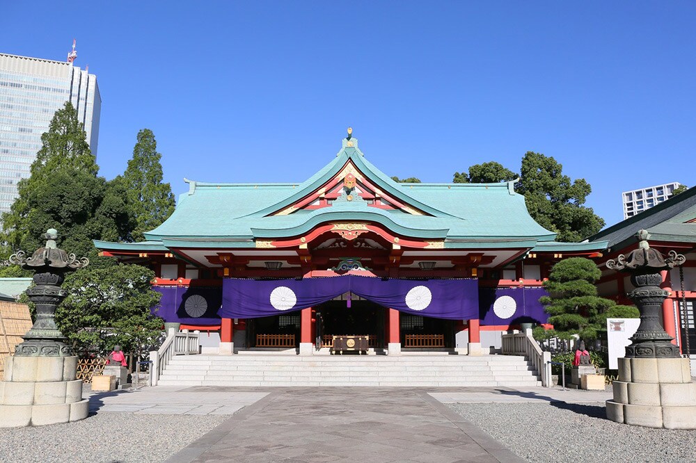 日本の中心、永田町の高台に広がる緑の杜の中に鎮座する日枝神社。
