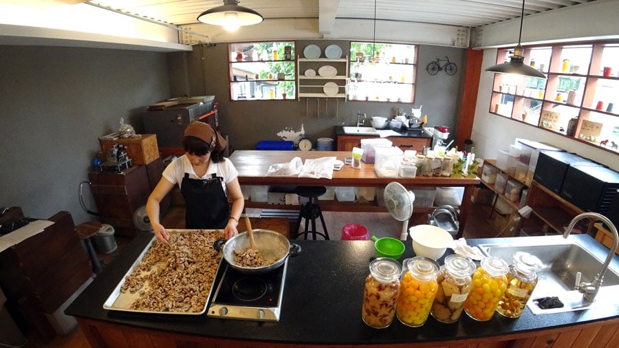 宜蘭の「橘之郷蜜餞形象館」。名物のキンカン菓子を作る様子が見られます。