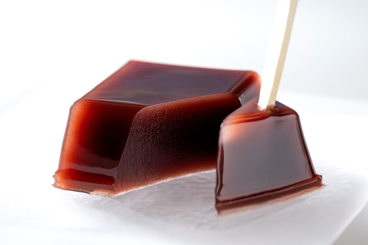 「御膳」。透明感が涼しげ。