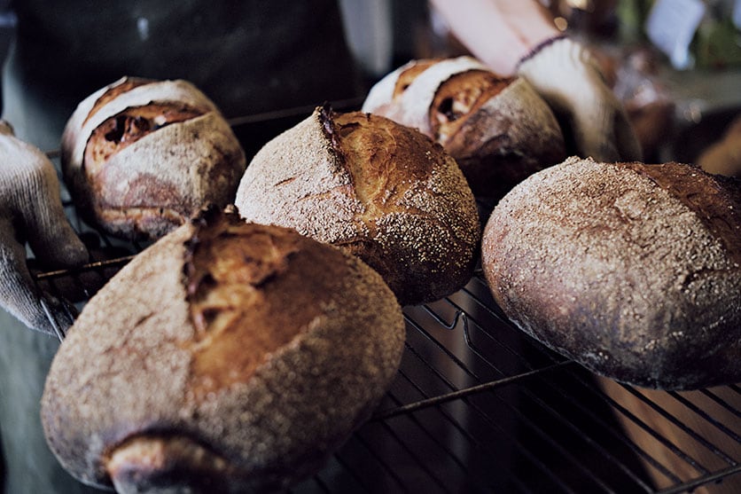 「KANEL BREAD」カンパーニュは店頭に並べたそばから売れていく。