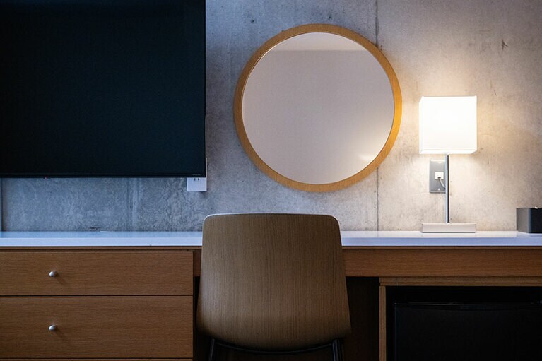 デスク回りもナチュラルインテリアでおしゃれに。