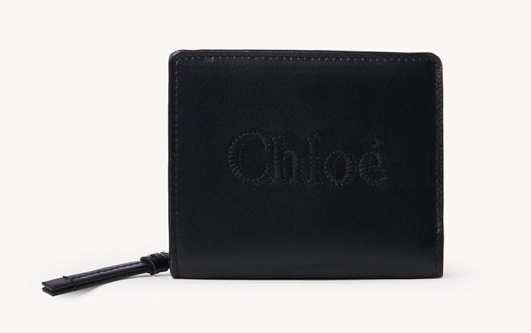 コンパクトウォレット H9×W11cm 78,100円。