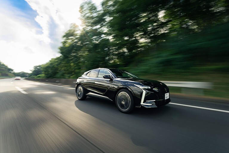 関越自動車道から上信越道、碓氷軽井沢インターチェンジを目指すDS 4。