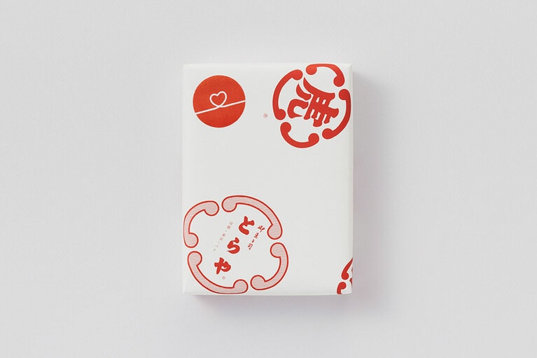 今なら包装紙にハートシールを付けてもらえる！