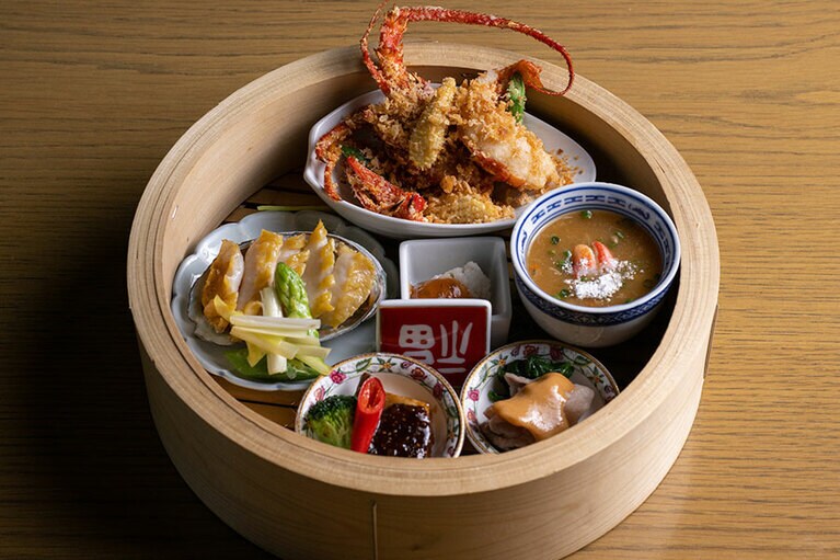 主菜をいろいろ食べられるのがうれしい！