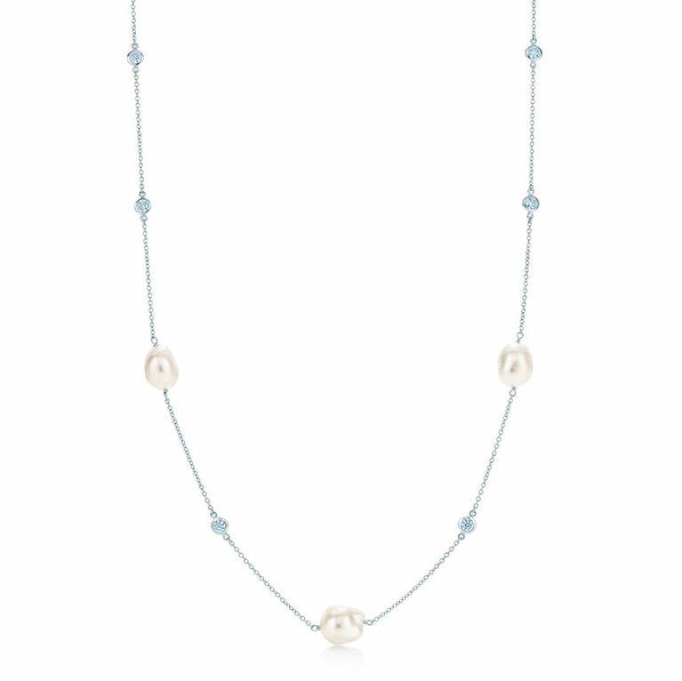 エルサ・ペレッティ™ パール バイザヤード™ ネックレス(WG×フレッシュウォーターパール×ダイヤモンド) 781,000円。