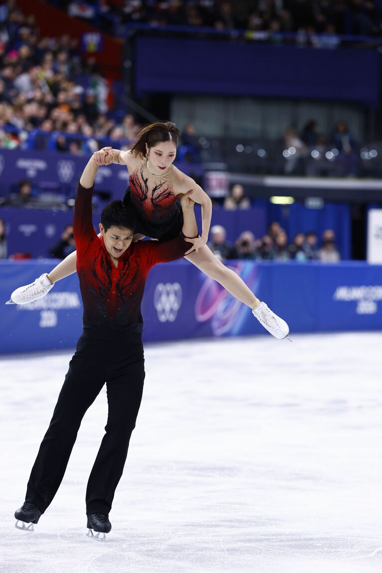 3つ目の要素であるリフトで失敗。木原は頭で三浦を受け止めた。Sunao Noto/©JMPA