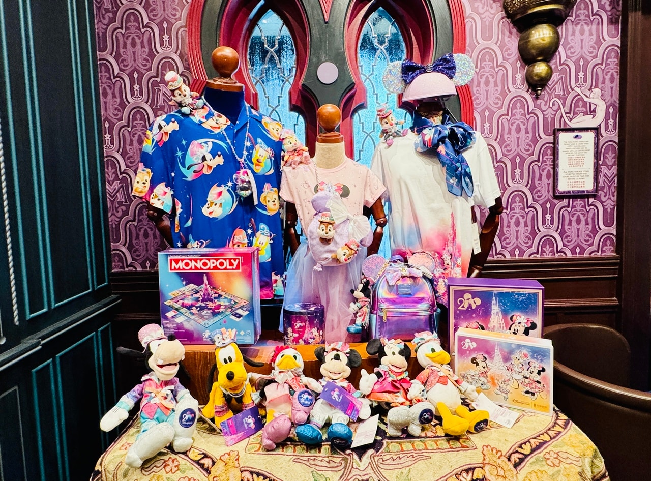 20周年限定のグッズも登場! 今しか出会えないアイテムがずらり。