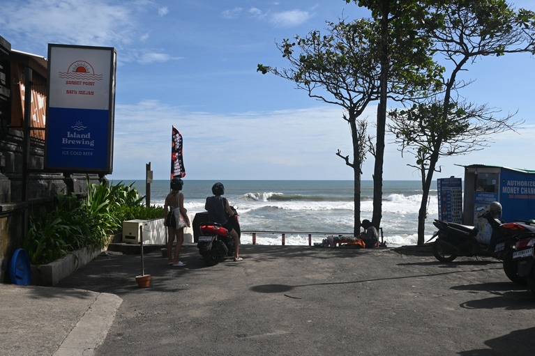 チャングーのメインストリート、ジャラン・パンタイ・バトゥ・メジャンの行き止まり。かつてはここに車を停めて波乗りしましたっけ。