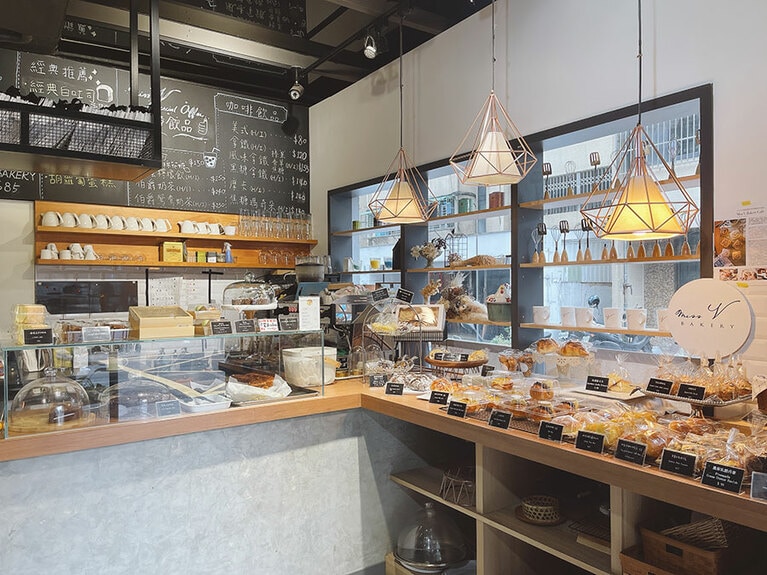 敦北店は明るい雰囲気の中、手の込んだケーキやブランチが楽しめます。