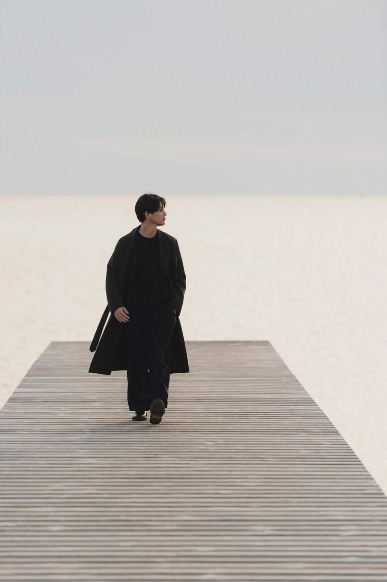 佐渡・宿根木に残る原風景に魅せられて。俳優・工藤阿須加さんと江戸時代にタイムスリップ【通いたくなる島、佐渡】