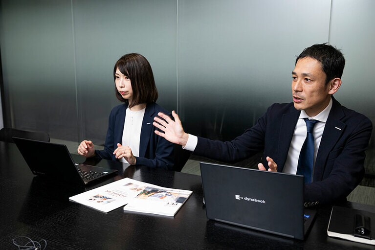 ペット共生型の住宅・賃貸住宅の研究・管理に携わる河合さん（右）と佐々木さん（左）。