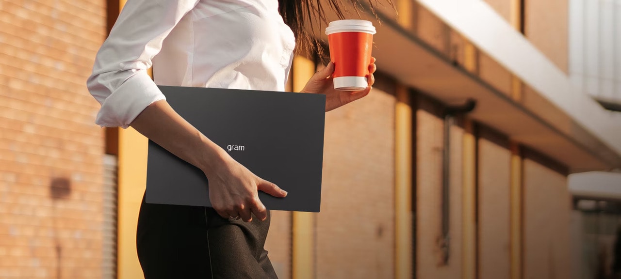 LGエレクトロニクス・ジャパン「LG gram/14.0インチ」オープン価格(実勢価格190,000円前後)。