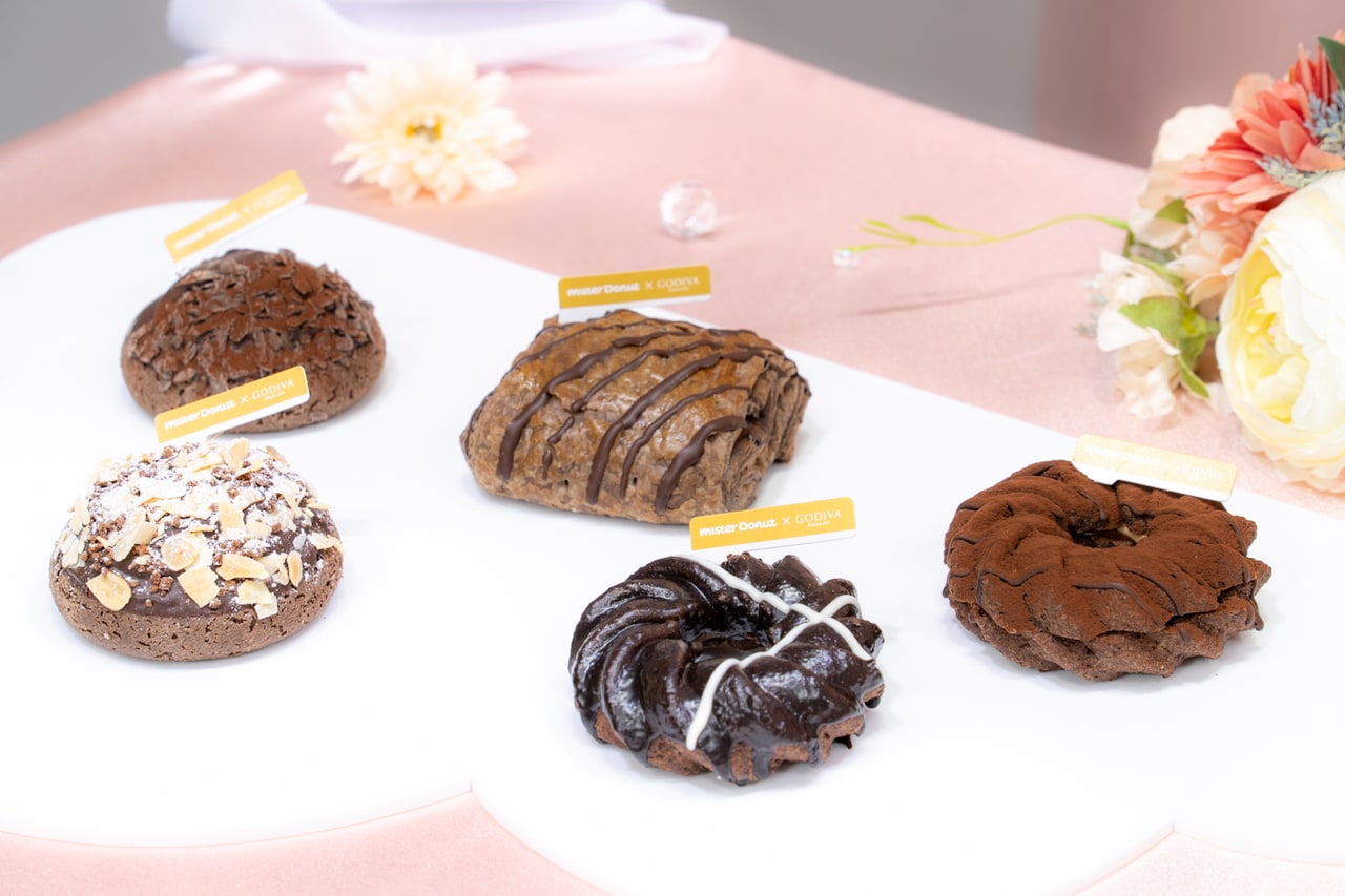 株式会社ダスキンが運営するミスタードーナツがゴディバと共同開発したアニバーサリーコレクション。