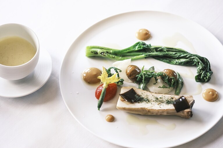 付け合わせの野菜がたっぷり。