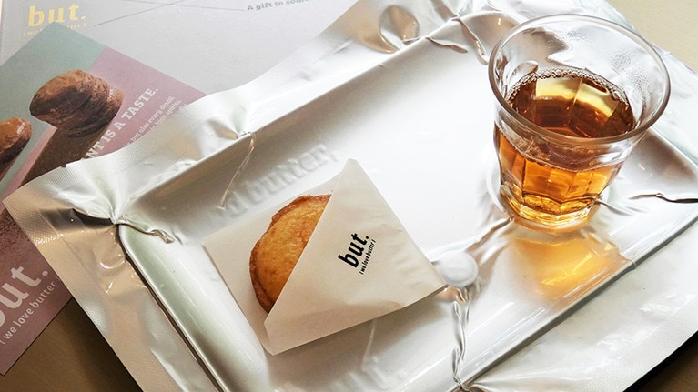 試食には飲み物(台湾茶かコーヒー)が付きます。この日は発酵度が高く飲みやすい「東方美人茶」をいただきました。