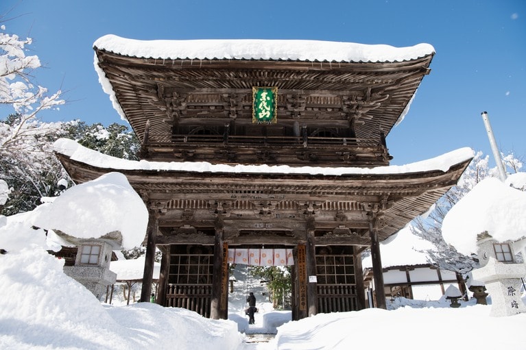 城崎の守護寺「温泉寺」。開基は温泉由来の道智上人と伝えられる。