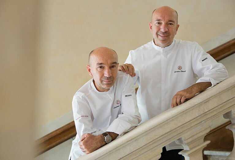 プルセル兄弟。東京・丸の内「サンス・エ・サヴール」はオープンから20年となる。