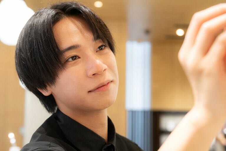 SHISEIDO THE STORE ビューティーエヴァンジェリストの山田恭平さん。