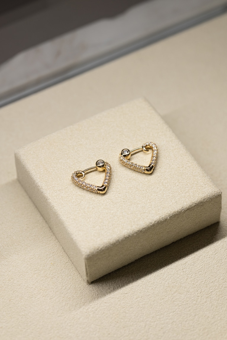 fer forge collection coeur piece （18Kイエローゴールドとダイヤモンド）／1,540,000円（2piece）。