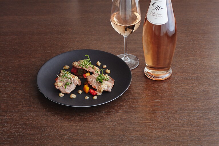 「グラスフェッド(牧草肥育)」と「グレインフェッド(穀物肥育)」のラム肉の食べ比べをロゼワインとともに
グレインフェッド ラム肉 肩ロース 250g、グラスフェッド ラム肉(サフォーククロスラム)肩ロース 250g、シャトー・ロマサン・クール・ド・グレン・ロゼ 750ml 9,900円。