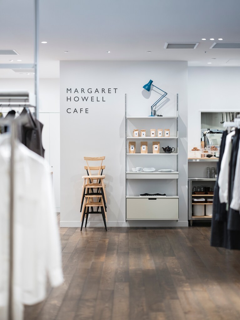 マーガレット・ハウエル 高輪ゲートウェイ店、店内の様子