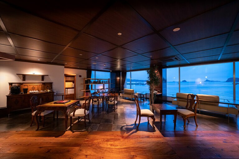 壱岐リトリート海里村上［長崎／湯本温泉］ライブラリー＆バー。