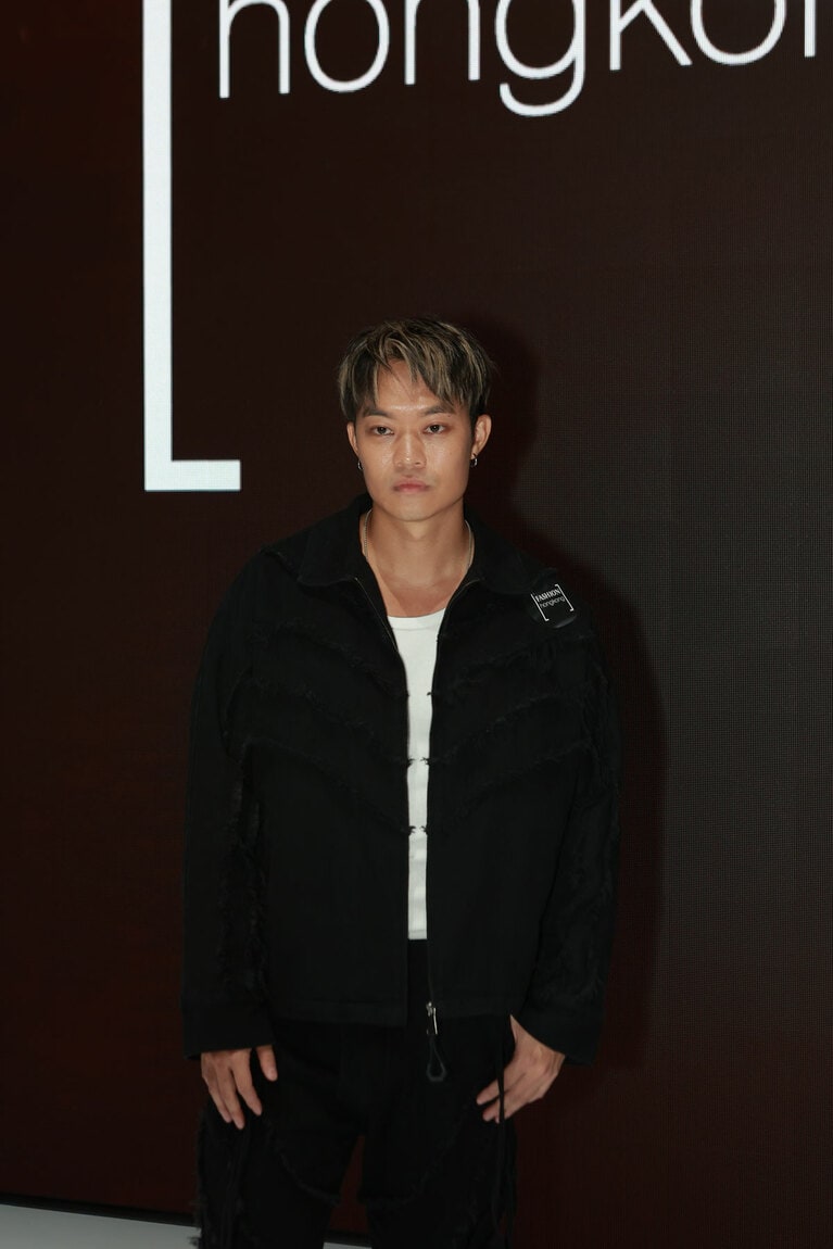 香港映画『トワイライト・ウォリアーズ　決戦！ 九龍城砦』で黒社会組織の若頭・十二少（サップイーシウ）役を演じ人気急上昇中のトニー・ウーさん。