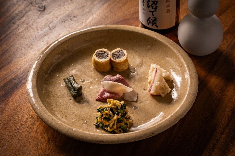 4品目の「保存と発酵」は、魚沼地域限定「純米酒 八海山 魚沼で候」とともに。