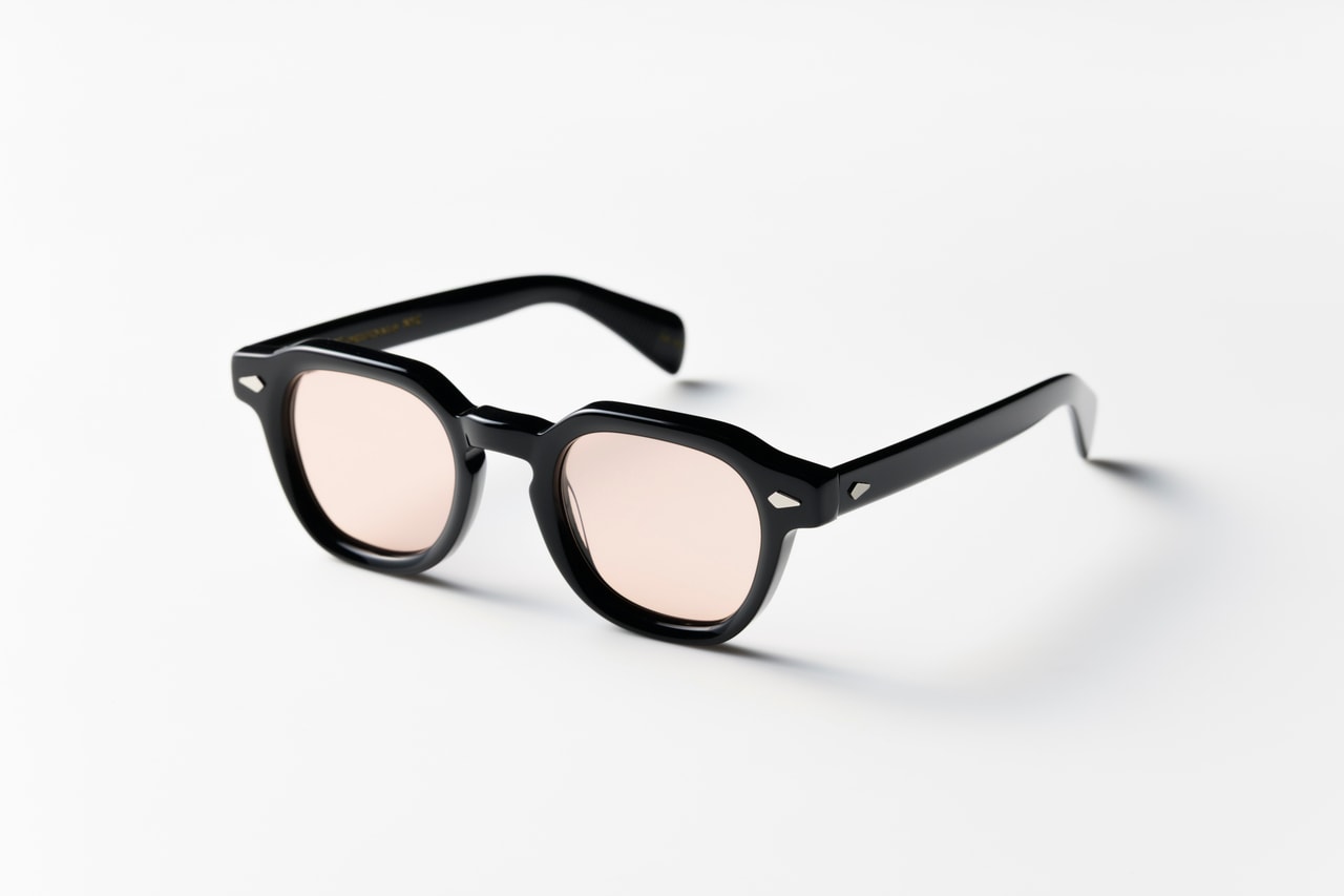 DOLT 53,900円／MOSCOT（MOSCOT AOYAMA）
