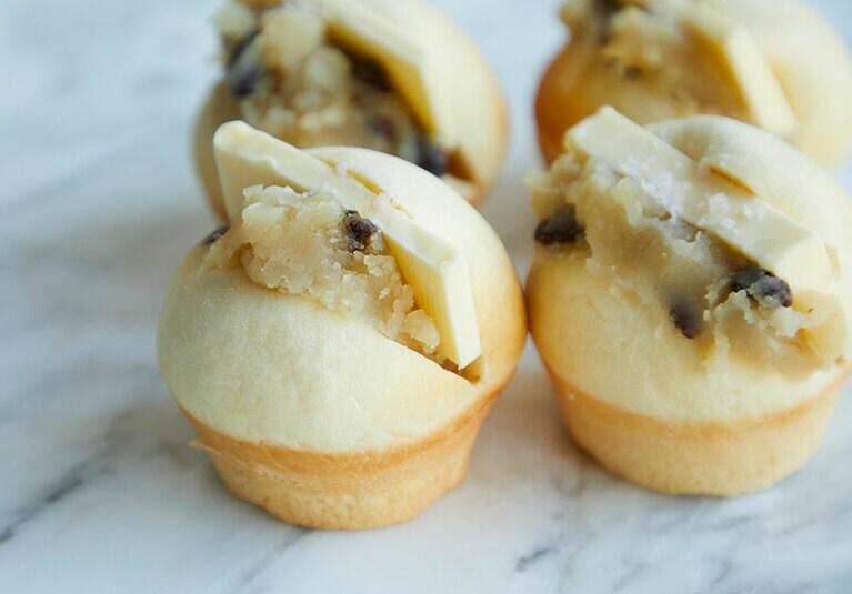 「ラムレーズンあんバター」1個 345円／DEAN & DELUCA。