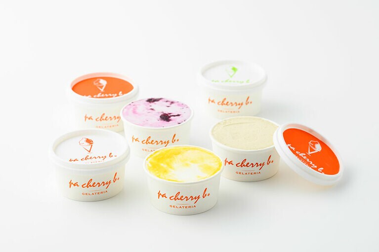 GELATERIA pa cherry b.「サマーセレクション」3600円(6個入り)※7～8月の限定販売。左手前から時計回りに：大山プレミアムミルク、アマレーナ、ブルーベリーヨーグルト、星空舞ソルベ、ピスタチオ、マンゴー杏仁／鳥取県