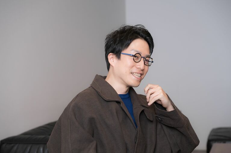 成田悠輔さん　©文藝春秋