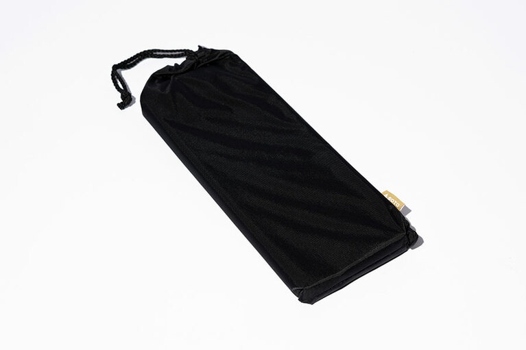 フィールドホッパー　使用時：W297×D210×H78mm。収納時：W297×D110×H19mm。5,940円。