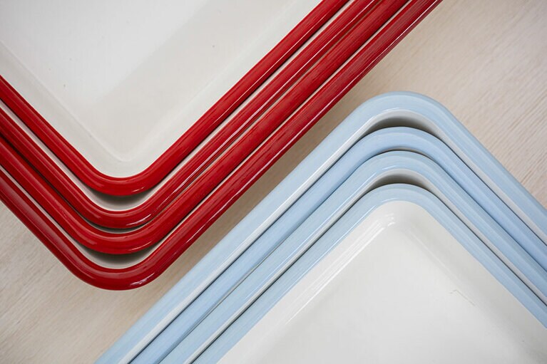 白×レッドと、白×パウダーブルーのコンビが可愛すぎるバット。