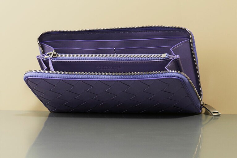 札入れ2×コイン入れ1×カード入れ8×ポケット2／Bottega Veneta(ボッテガ・ヴェネタ)