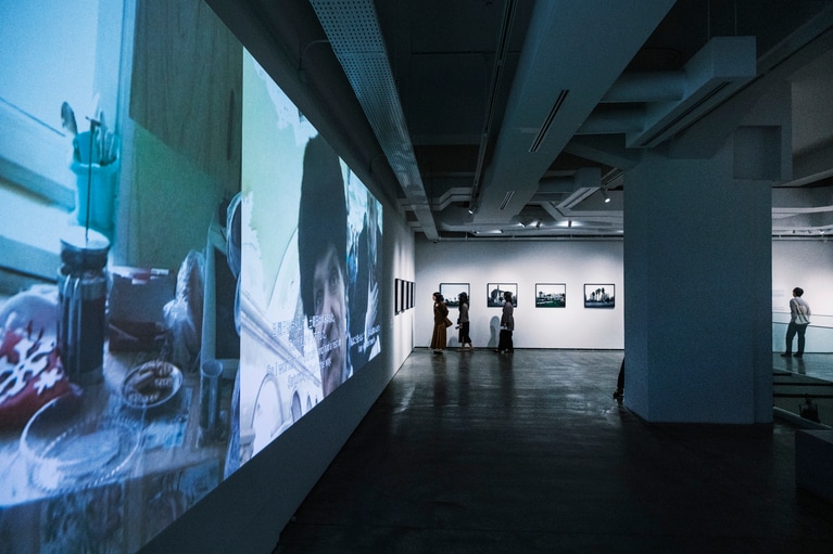 丹羽さんの作品。《モスクワのアパートメントでウラジミール・レーニンを捜す》