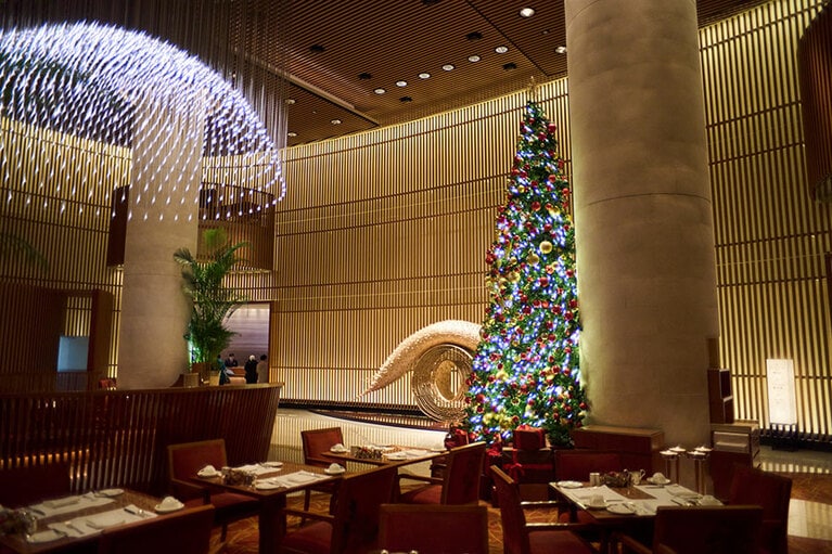 ロビーのメインツリー。