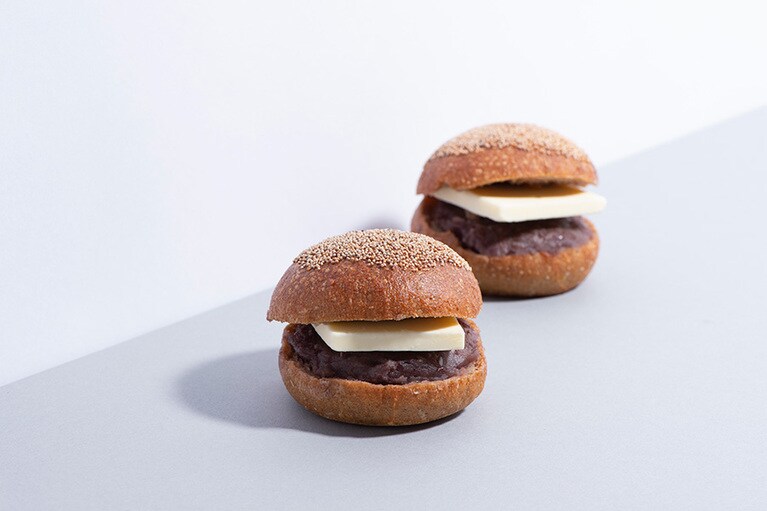 「コンプレあんバター」 230円。