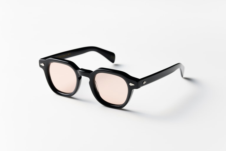 DOLT 53,900円／MOSCOT（MOSCOT AOYAMA）