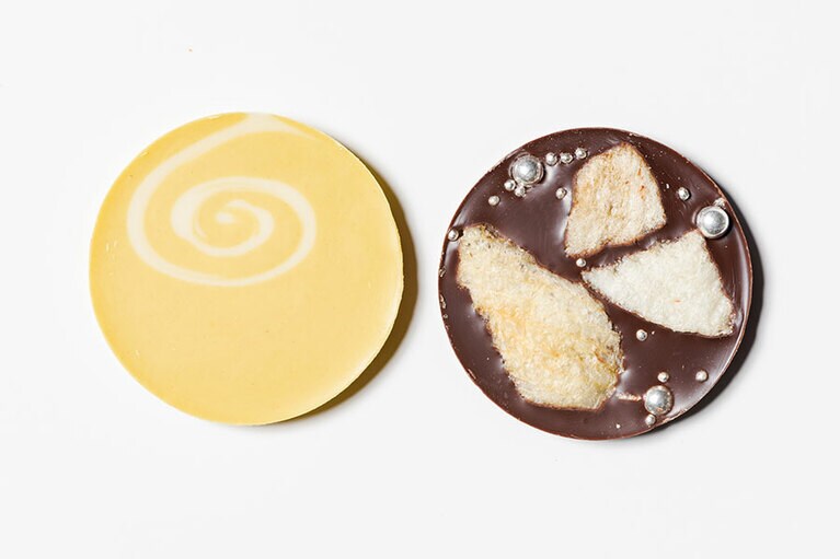 限定のパレショコラ。左から：だしまき卵、スモークソルトオニオン 各281円(税込)。