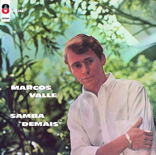 左：1964年に世に送り出されたマルコス・ヴァーリのファーストアルバム『Samba “Demais”』。ジーニアスの誕生と呼ぶにふさわしい。清潔感あふれるルックスが初々しい限り。
右：1972年にリリースされた五木ひろしのシングル「あなたの灯」。「よこはま・たそがれ」に続き、山口洋子・平尾昌晃コンビが手がけた楽曲である。