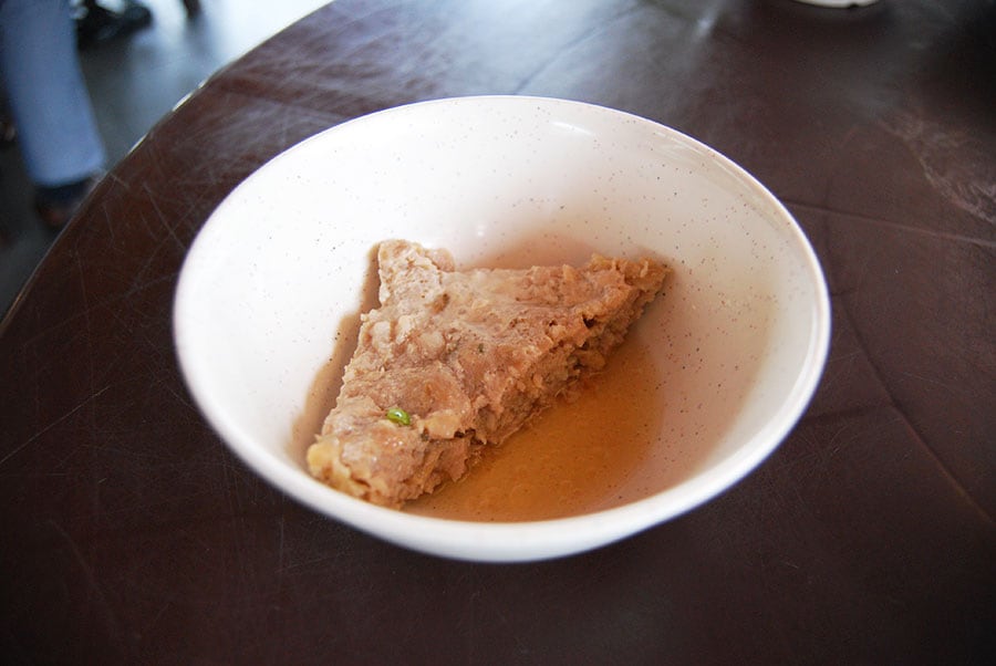 豚ひき肉を蒸した「スチームポークミンチ」。汁ごとすくって、ご飯にかけて食べる。中国系マレーシア人の家庭料理でもある。