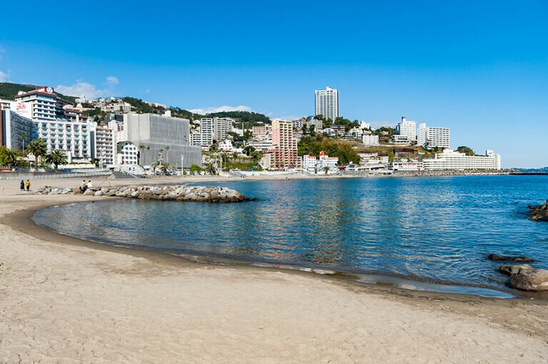 昔ながらの温泉街で知られる熱海に異変あり！