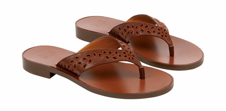 サンダル 71,500円／クロエ（クロエ カスタマーリレーションズ）